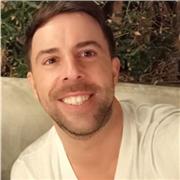 Fisioterapeuta y entrenador personal con más de 15 años de experiencia en el fortalecimiento muscular, entrenamiento y tratamiento